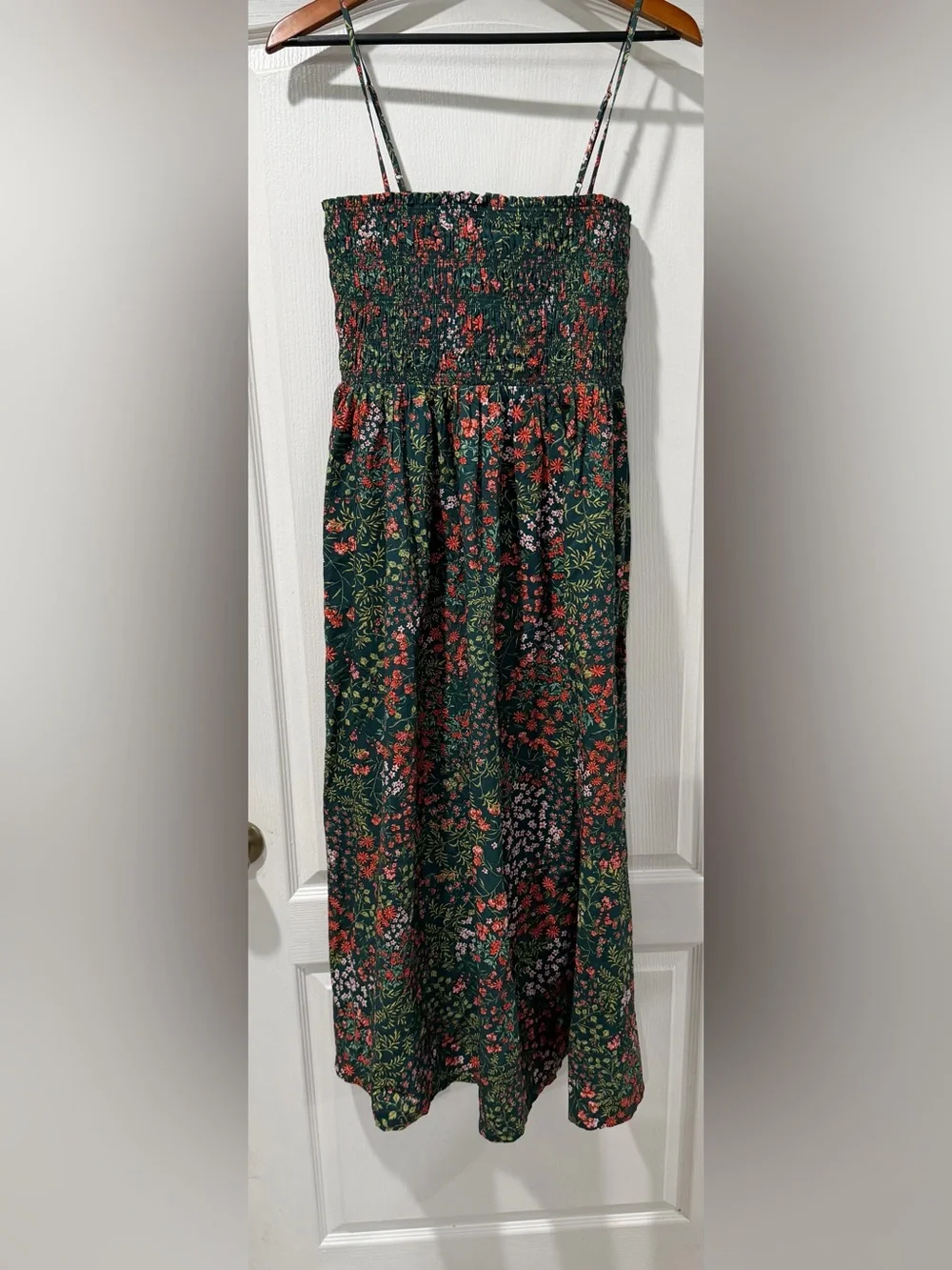 LOFT Garden Poplin Smocked Strappy Maxi pocket dress size L - Picture 2 of 5